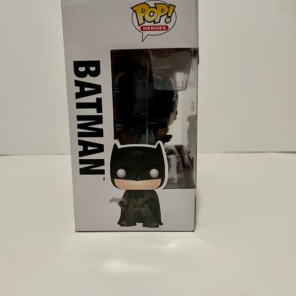 Batman vs Superman Pop! Vinyl Figure 2-Pack - Picture 2 of 6
